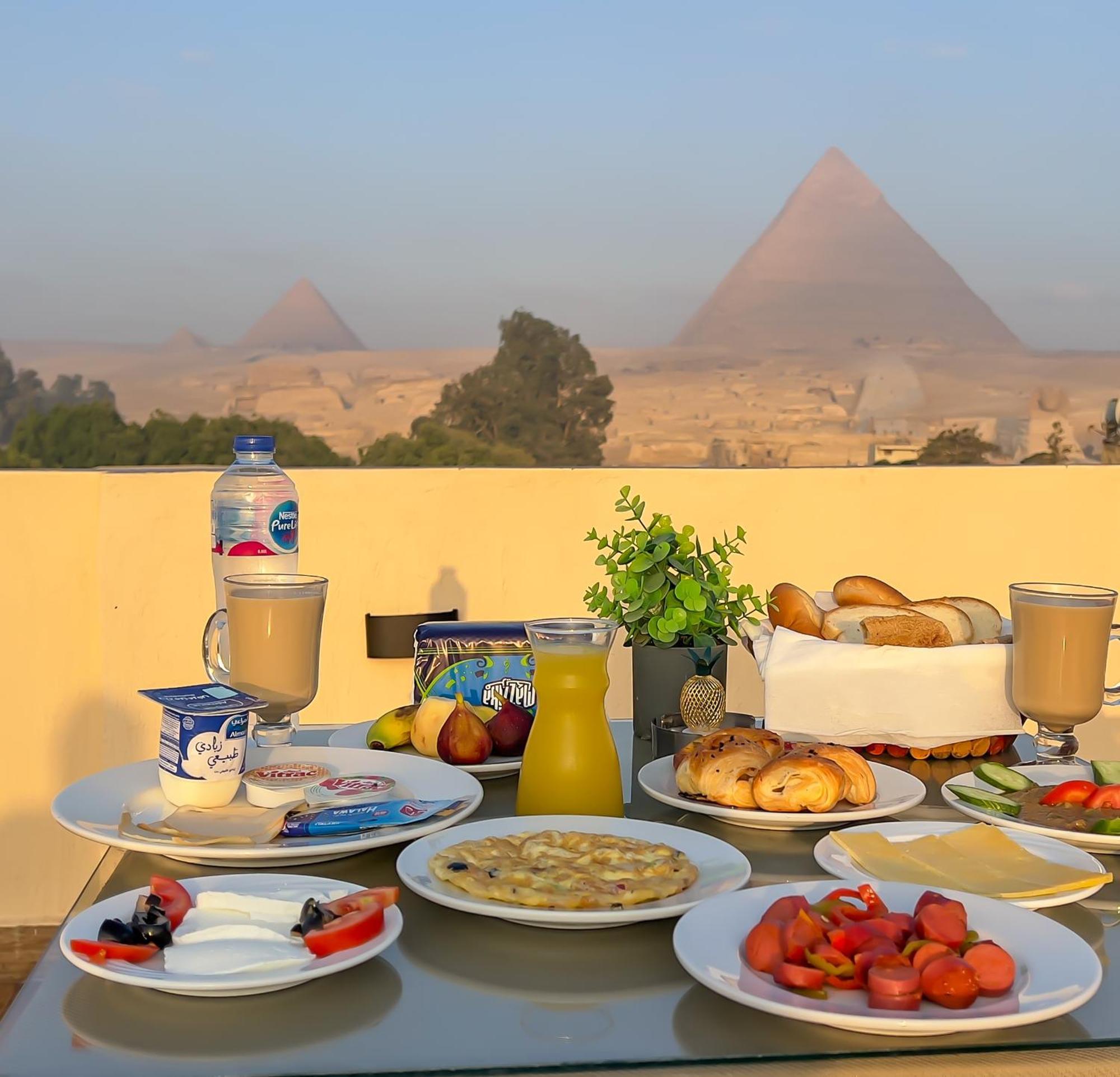 Pyramids Vista Inn Kafrat al Jabal Bagian luar foto