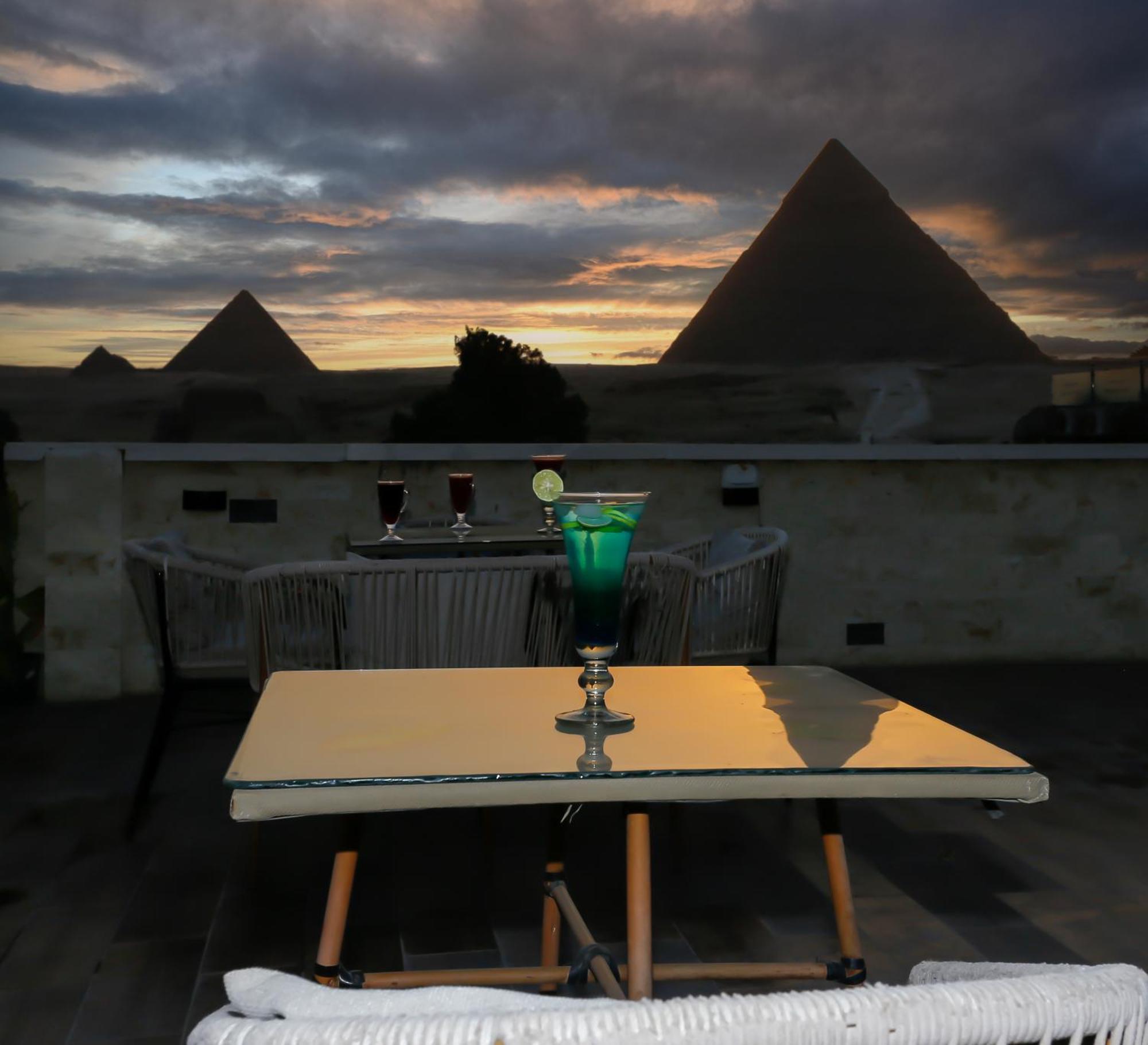 Pyramids Vista Inn Kafrat al Jabal Bagian luar foto