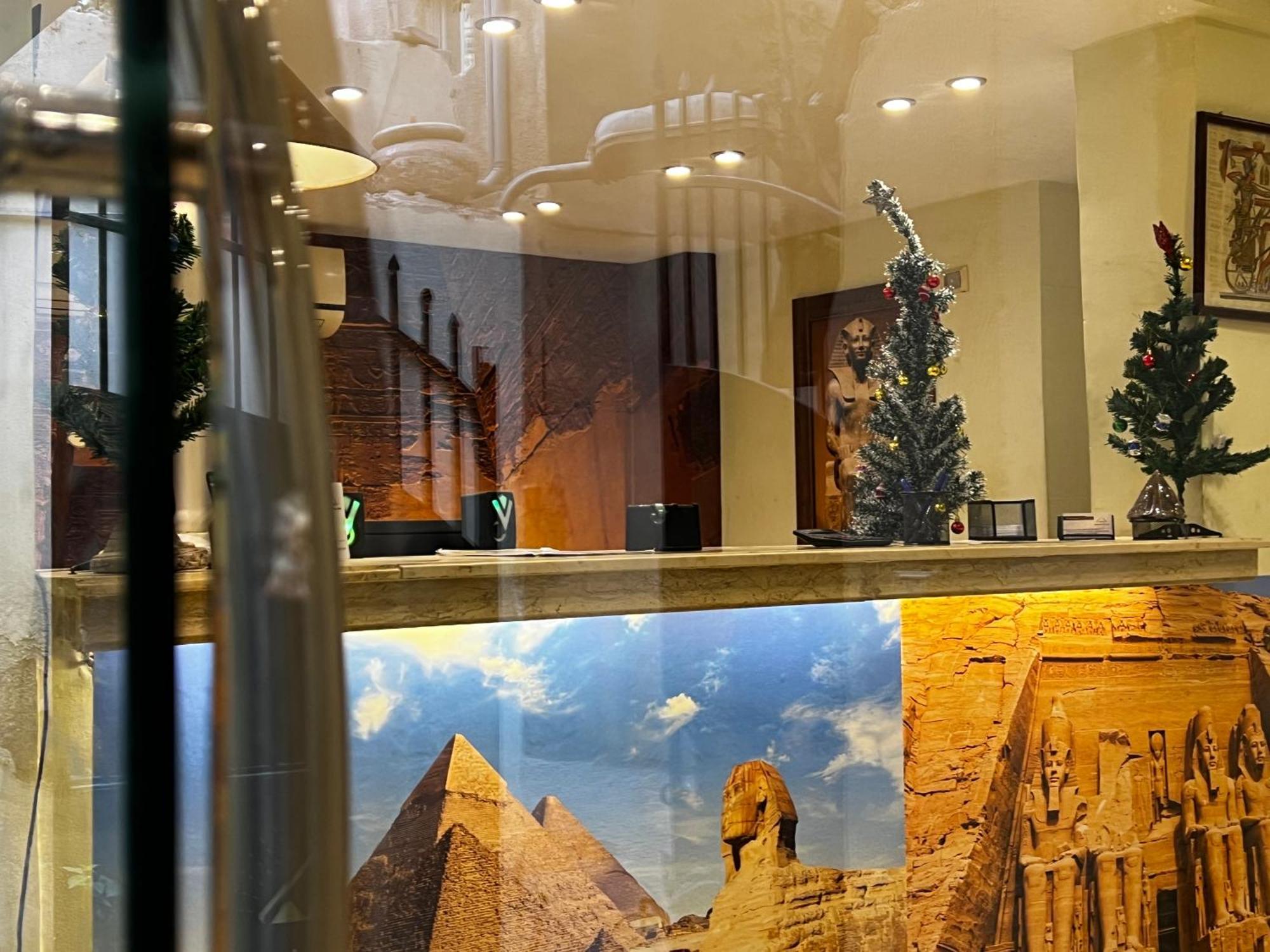 Pyramids Vista Inn Kafrat al Jabal Bagian luar foto